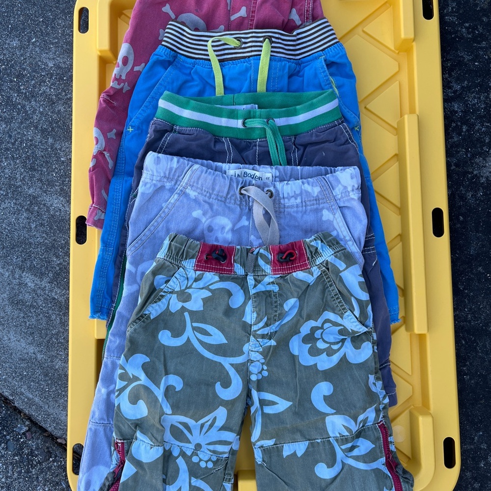 **SOLD** 
Bundle of 5 Mini Boden shorts